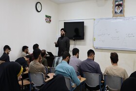 چهار روز آموزش، تجربه و فعالیت تشکیلاتی
