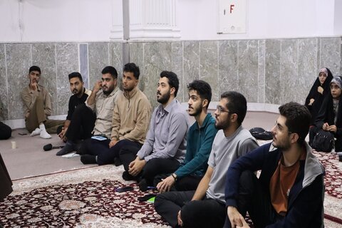 چهار روز آموزش، تجربه و فعالیت تشکیلاتی